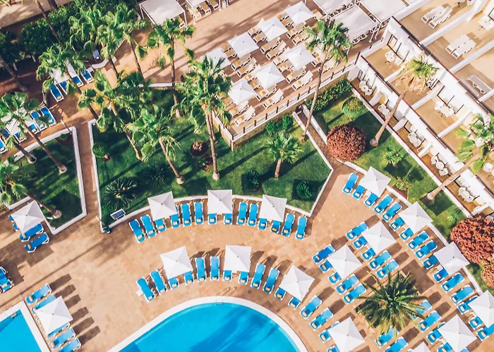 Iberostar Waves Dalias 酒店 阿德耶