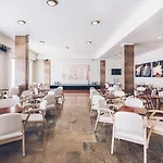 Iberostar Waves Dalias 酒店 阿德耶