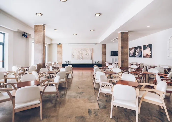 Iberostar Waves Dalias 酒店 阿德耶